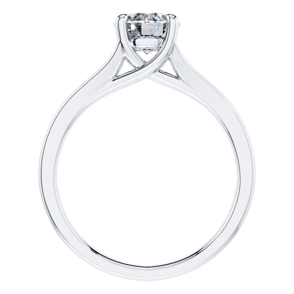 Beautifully Cut Round Diamond in a 4 Claw 18ct White Gold Engagement Ring.