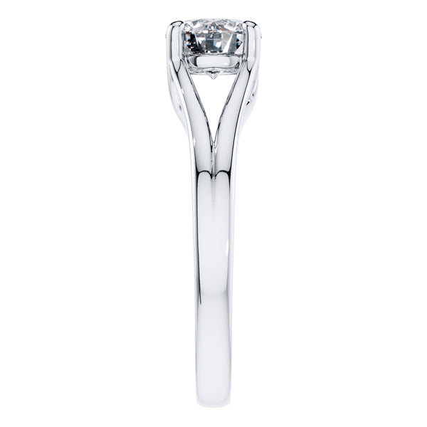 Beautifully Cut Round Diamond in a 4 Claw 18ct White Gold Engagement Ring.