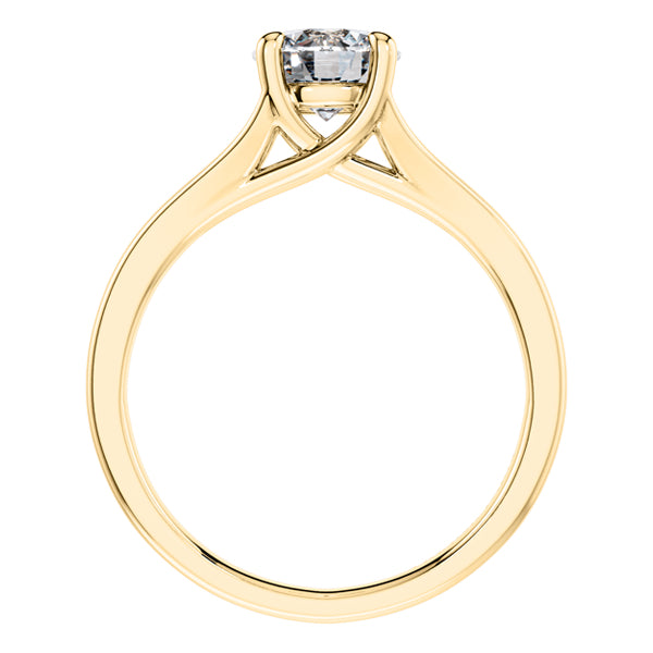 Beautifully Cut Round Diamond in a 4 Claw 18ct Yellow Gold Engagement Ring.