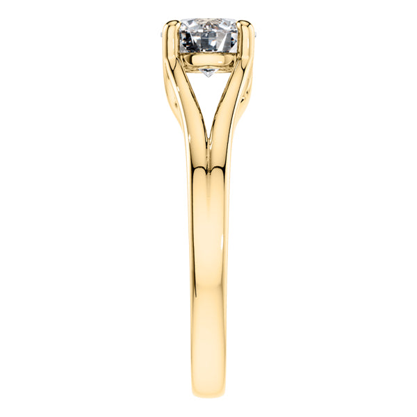 Beautifully Cut Round Diamond in a 4 Claw 18ct Yellow Gold Engagement Ring.